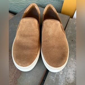 Women’s UGG brown suede leather slip on shoes 10